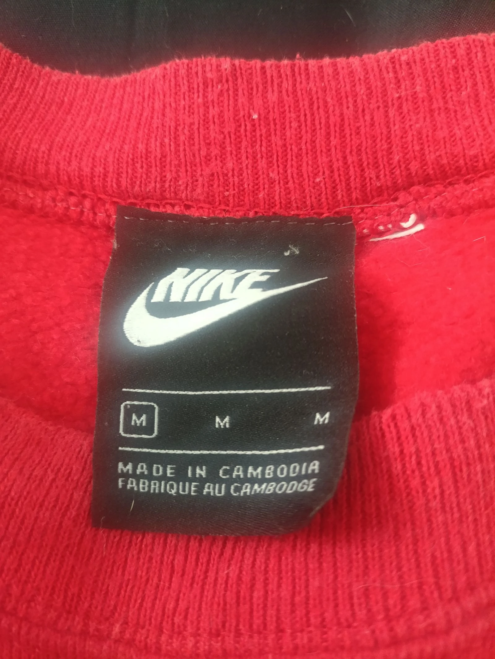 Suéter vintage Nike Y2K de bloco de cor vermelha e branca com gola redonda. Rework. Tamanho M. – photo 2